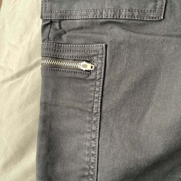 Banana Republic | Cargo / Zipper Pockets | Skinny / Stretch Pants | Mid-Rise - Picture 3 of 8